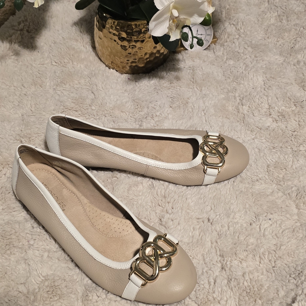 Aerosoles Elegant Beige and White Women's Flats